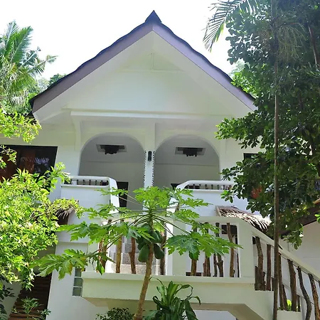 Cocoloco Beach Resort Manoc-Manoc Exterior photo
