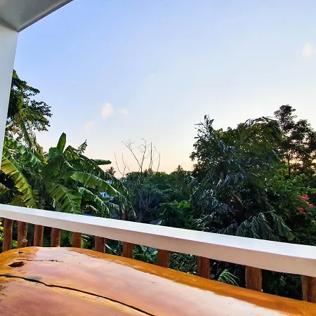 Cocoloco Beach Resort Manoc-Manoc Exterior photo