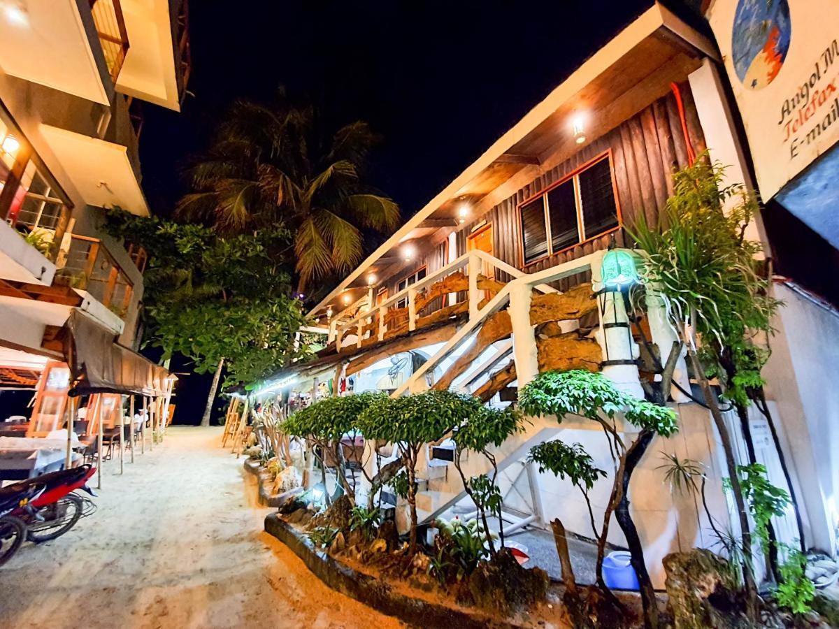 Cocoloco Hotel Manoc-Manoc